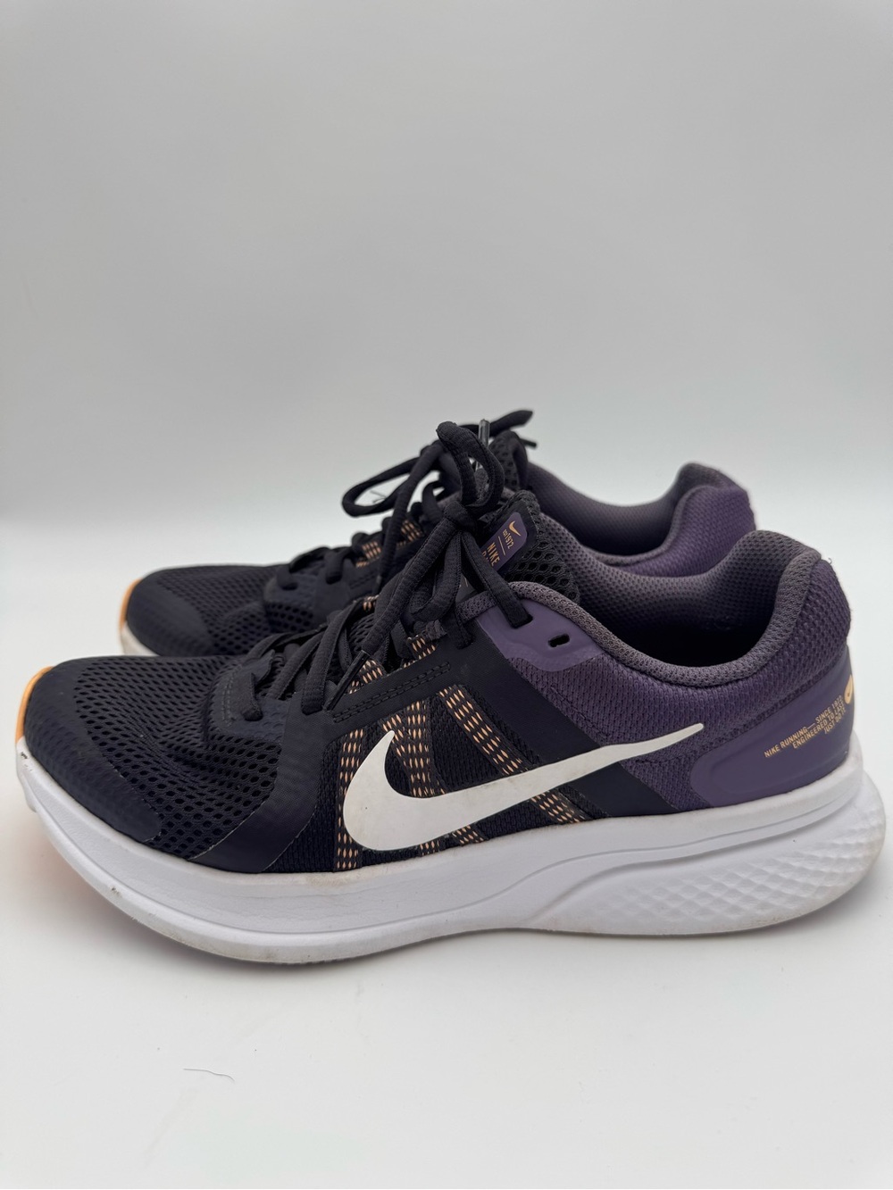 Nike Running Shoes Black Purple White Women’s Size 9.5 Lightweight Sneakers